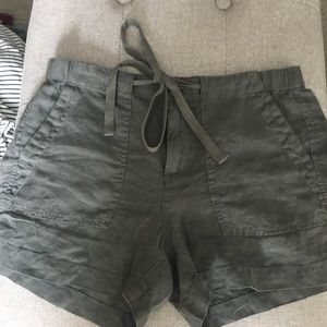 Loft gray cargo short.